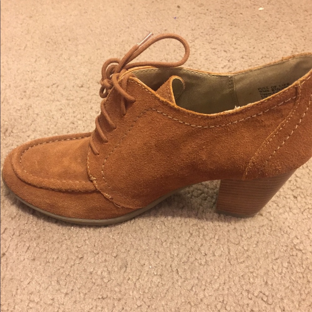 Kenneth Cole Heeled Booties
